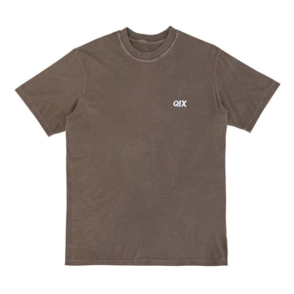 CAMISETA QIX STREET MINIMAL LOGO MARROM ESTONADO