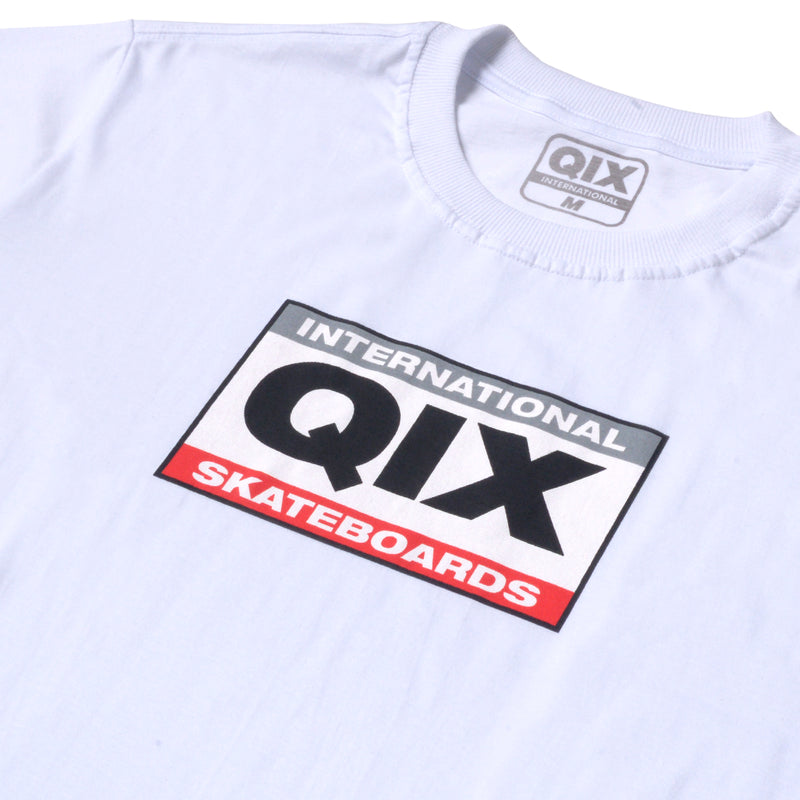 CAMISETA QIX INTERNATIONAL SKATEBOARDS SQUARE BRANCA