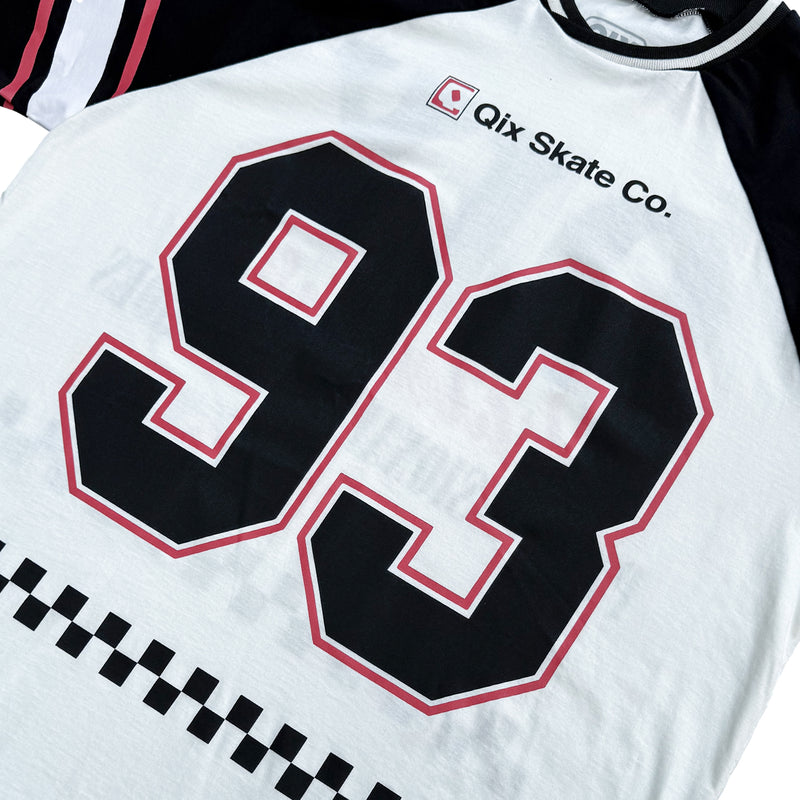 CAMISETA QIX RAGLAN SKATEBOARDS OFF WHITE E PRETO